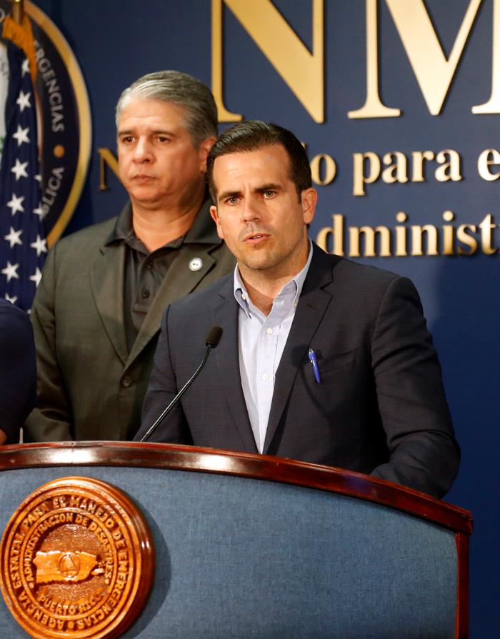 Ricardo Rossello, habla durante una rueda de prensa en el Negociado para el Manejo de Emergencias y Administración de Desastres.