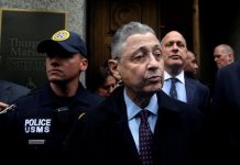 Expresidente Asamblea Nueva York libre pese a segunda condena por corrupción Sheldon Silver, fue condenado a cumplir siete años de prisión, cinco menos que su primera sentencia por los mismos cargos de corrupción, pero no ha pasado ni sun solo día en prisión.