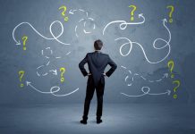 ¿Por qué nuestro cerebro siempre encuentra problemas? ¿Cómo puede alguien saber si está progresando en la resolución de un problema, si el cerebro humano está diseñado para continuamente redefinir las condiciones de esa resolución? ra2studio/www.shutterstock.com