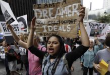 El plan DACA cumple seis años sin que el Congreso encuentre una solución DACA cumplió hoy seis años sin que el Congreso haya encontrado aún una solución permanente para los miles de jóvenes conocidos como "soñadores".