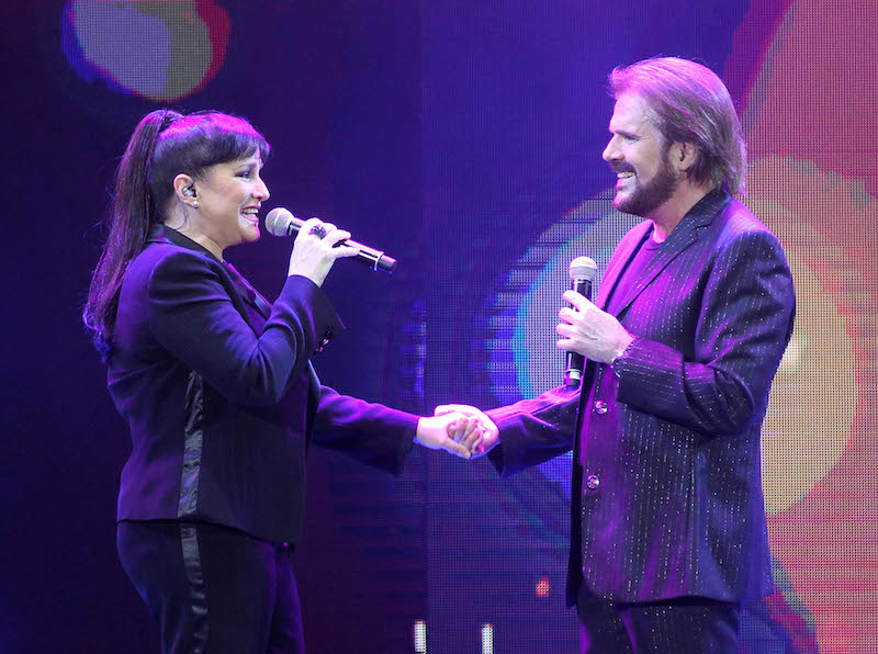El dueto&nbsp;Pimpinela compuesto por los hermanos Joaqu&iacute;n y&nbsp;Luc&iacute;a Gal&aacute;n&nbsp;regresan a&nbsp;Nueva York donde tienen un&nbsp;sin f&iacute;n de admiradores, para un&nbsp;concierto muy especial, un concierto entre familia, que&nbsp;tendr&aacute; lugar en el Beacon Theater el pr&oacute;ximo&nbsp;24 de agosto.