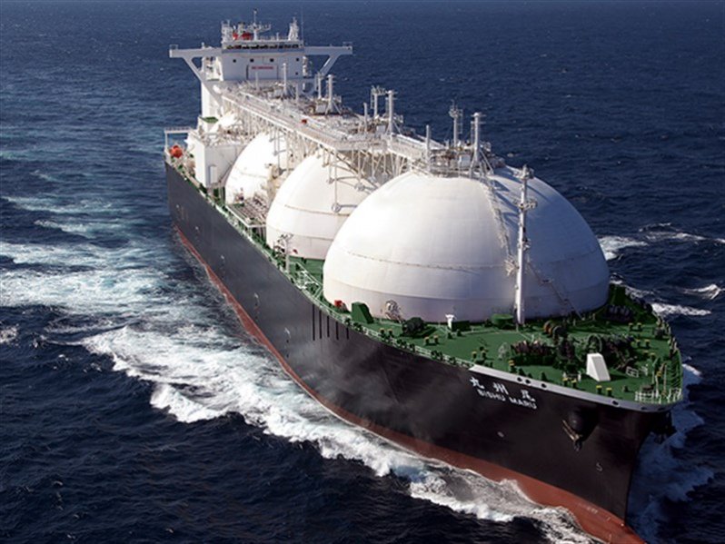 El GNL llegará a Panamá en los grandes buques que, tras la ampliación, pueden pasar por el Canal, pero serán barcos más pequeños los que lo llevarán a Centroamérica y posiblemente algún país de Suramérica,