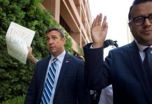 Congresista se declara no culpable de usar fondos para uso personal En la demanda federal se acusa al congresista californiano y su esposa de haber utilizado fondos de campaña para pagar varios viajes,