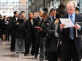 El índice de desempleo entre los hispanos bajó una décima al 4,8 % en julio, siguiendo la tendencia general, ya que la tasa nacional cayó al 3,9 %