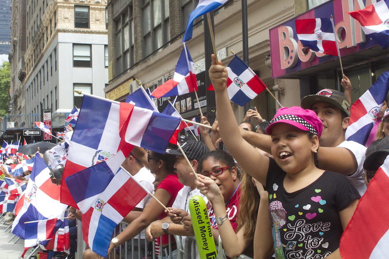 Durante las celebraciones de la Restauraci&oacute;n de la Rep&uacute;blica, los dominicanos en Nueva York comparte sus tradiciones m&aacute;s populares, sus platos t&iacute;picos, m&uacute;sica, danzas y personajes tradicionales de las fiestas regionales que se caracterizan por lucir los colores de la bandera.