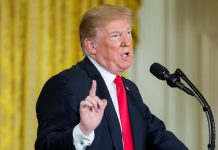 El mensaje de Trump contrasta con las controvertidas declaraciones que hizo hace casi un año, cuando responsabilizó de la violencia tanto a los grupos neonazis como a los manifestantes de izquierda y aseguró que había gente "muy buena" entre los supremacistas.