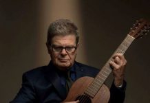 Gustavo Santaolalla llega a Colombia con su gira "Desandando el Camino" El artista es reconocido por haber ganado dos Premios Óscar en la categoría de mejor banda sonora con las películas "Babel" (2007) y "Brokeback Mountain" (2006).