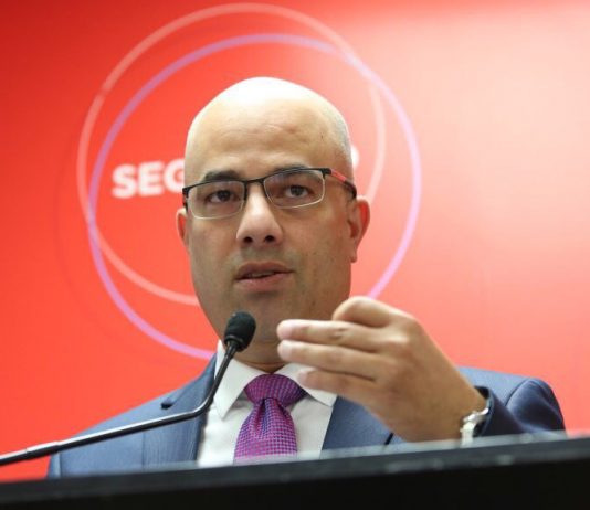 Según Ferrer, la Comisión de Derechos Civiles está facultada por ley para hacer estudios e investigaciones sobre la vigencia de los derechos fundamentales en Puerto Rico,