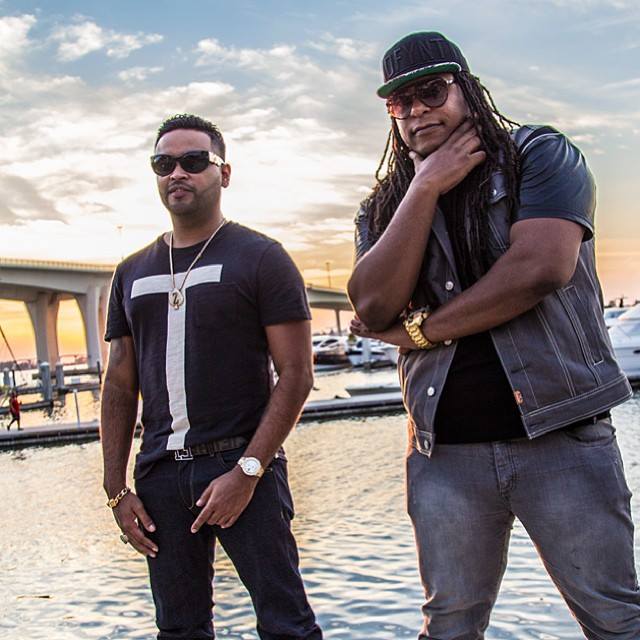 Zion & Lennox lanzó hoy su nuevo sencillo, "Hola", que, según dijeron los artistas a Efe, representa el inicio de una etapa en sus carreras,