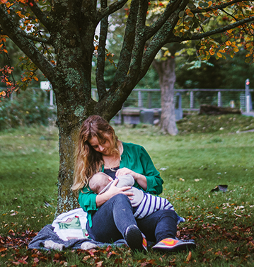 Los ni&ntilde;os que son amamantados en sus primeros dos a&ntilde;os de vida suelen ser m&aacute;s inteligentes y m&aacute;s seguros de s&iacute; mismos. Sin embargo, debido a los mitos y tab&uacute;es de esta pr&aacute;ctica, son pocos los que reciben este tipo de alimentaci&oacute;n