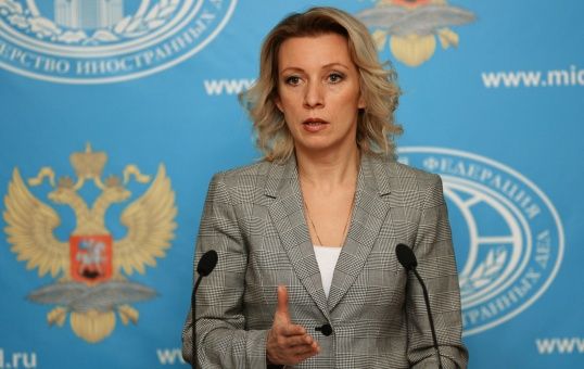 "La histeria sobre la imaginaria interferencia rusa en las elecciones de EEUU, que dura ya dos a&ntilde;os, no solo est&aacute; minando las relaciones bilaterales, sino tambi&eacute;n ridiculiza todo el sistema pol&iacute;tico de Estados Unidos", asegur&oacute; la portavoz de Exteriores, Mar&iacute;a Zaj&aacute;rova