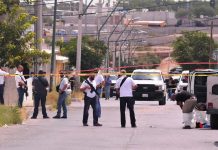 El asesinato de un líder pandillero asesinado en un penal del norteño estado mexicano de Chihuahua detonó la violencia en la fronteriza Ciudad Juárez, donde en solo 20 horas mataron a más de 30 personas.