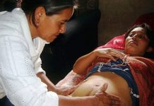 Las parteras fronterizas se vuelcan en ayudar a migrantes embarazadas Recorrer los miles de kilómetros que hay entre el sur de México y Estados Unidos es una dura prueba para cualquier migrante, pero especialmente para las mujeres embarazadas, a quienes las llamadas "parteras fronterizas" se vuelcan en ayudar.