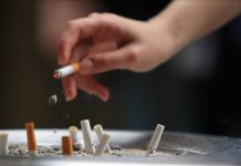 Estado de Nueva York prohíbe fumar en instalaciones de servicios para menores El gobernador de Nueva York, Andrew M. Cuomo, firmó hoy una legislación para proteger aún más a los niños de la exposición al humo de tabaco de tal forma que el estado prohíbe por ley que las personas fumen en las instalaciones que brindan servicios de cuidado infantil, incluidas las casas privadas.