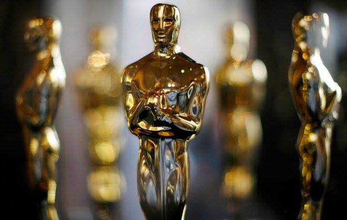  Los &Oacute;scar quer&iacute;an pasar por el quir&oacute;fano, pero la comunidad cin&eacute;fila ha rechazado el "lifting". La Academia de Hollywood anunci&oacute; esta semana cambios en la gala m&aacute;s importante del cine, 