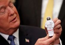 Mike Pence, anunció hoy una nueva normativa que establecerá "los pasos exactos a tomar" para la creación de un Ejército dedicado a la seguridad en el Espacio,