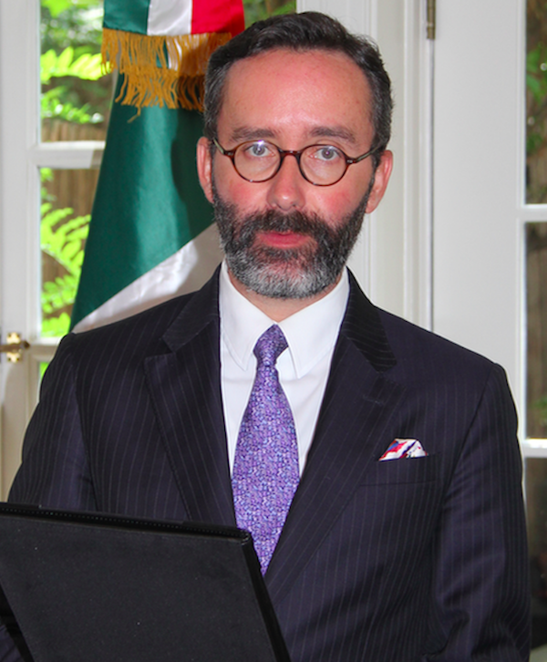 DIEGO GÓMEZ-PICKERING Representación Diplomática
