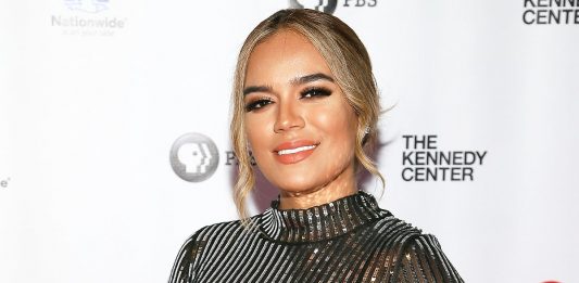 La cantante colombiana Karol G está lista para abordar su primera gira por Estados Unidos, en un recorrido que la llevará por diez ciudades del país acompañada de una banda compuesta solo por mujeres. (Foto de twitter)