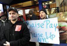 En Nueva York los trabajadores siguen luchando por sus derechos El Día del Trabajo se conmemora por ley, en todo el territorio estadounidense, el primer lunes de septiembre y en la Ciudad de Nueva York, establecida por inmigrantes trabajadores en diferentes áreas, como construcción, restaurantes, servicios, transporte, limpieza, etc.
