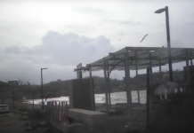Naguabo, un lugar en Puerto Rico donde las cosas no han cambiado un año tras María Los residentes del municipio de Naguabo, sufren las consecuencias con apagones de luz, falta de vivienda y escasa ayuda de las autoridades, tanto locales como federales.