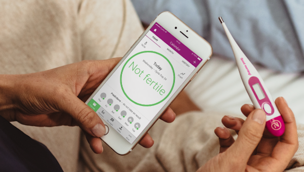 La aplicaci&oacute;n Natural Cycles ense&ntilde;a a las mujeres a tomar su temperatura a la misma hora cada ma&ntilde;ana cuando se despiertan y anotarla en la aplicaci&oacute;n. Tambi&eacute;n deben registrar informaci&oacute;n sobre su ciclo menstrual. En funci&oacute;n de los ligeros cambios de temperatura en torno a la ovulaci&oacute;n, la aplicaci&oacute;n se&ntilde;ala cu&aacute;ndo las mujeres deben evitar las relaciones sexuales sin protecci&oacute;n. (Foto Facebook Natural Cycles.)