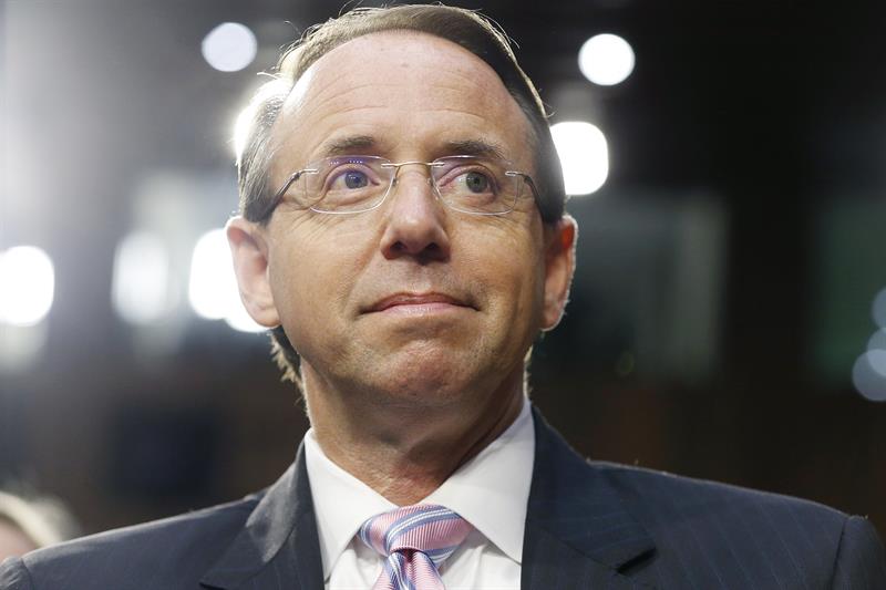 Fotografía de archivo, fechada el 4 de septiembre de 2018, y facilitada hoy, 24 de septiembre de 2018, que muestra al "número 2" del Departamento de Justicia de EE.UU., Rod Rosenstein
