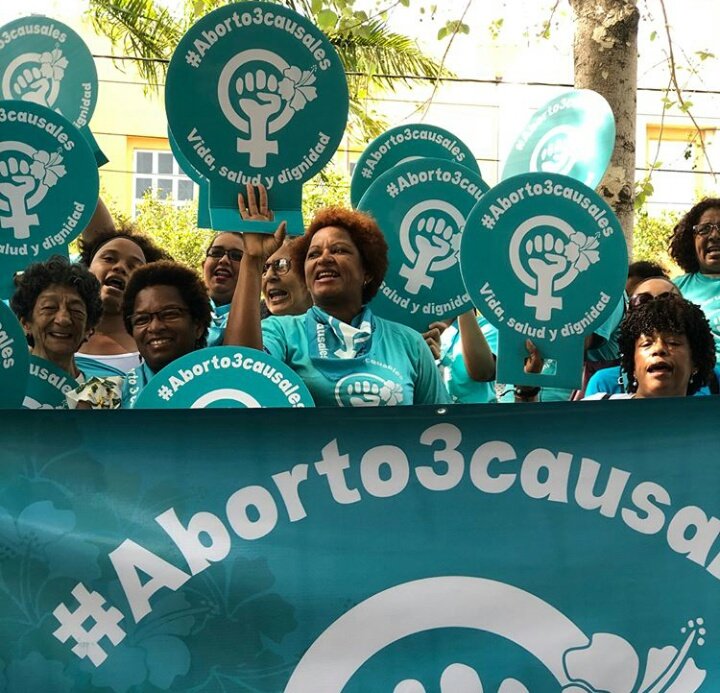 Defensores de los derechos de la mujer en la Rep&uacute;blica Dominicana reclamaron hoy, con motivo del D&iacute;a Internacional por el Derecho al Aborto, la despenalizaci&oacute;n del aborto cuando la vida de la mujer corre peligro