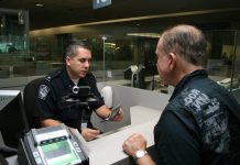 Detenido un inmigrante dominicano ilegal en el aeropuerto de San Juan Si es declarado culpable, Ávila Castillo puede enfrentarse a una pena de prisión de hasta 20 años y una multa.