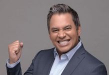 Daniel Sarcos anunció la llegada de un tercer hijo