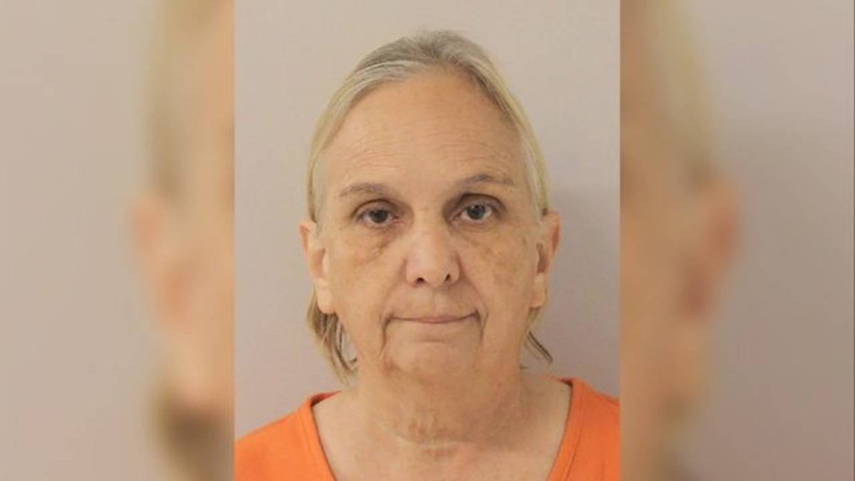 Van Horn, de 64 a&ntilde;os, fue detenida el jueves por los Servicios de Inmigraci&oacute;n y Aduanas tras aterrizar en el aeropuerto de Houston 