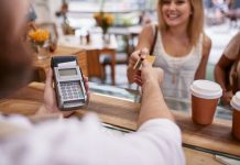 ¿Desea donar el cambio de la compra? Pedir donaciones benéficas en el supermercado es un buen negocio