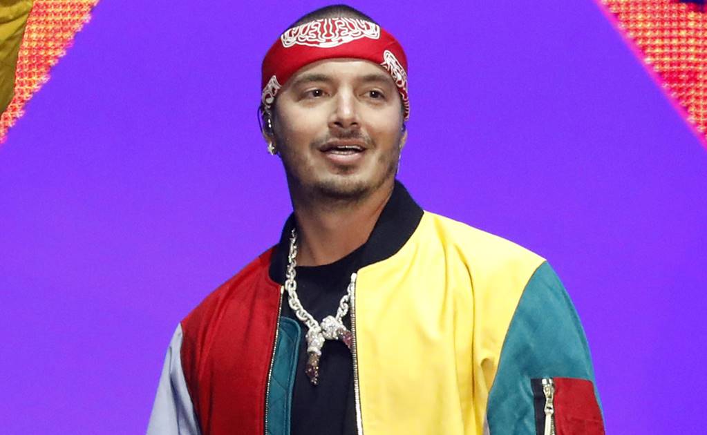 J Balvin, que con ocho nominaciones es el máximo favorito para los próximos Latin Grammy, dijo hoy que estas candidaturas son el resultado de hacer canciones "con buena vibra".