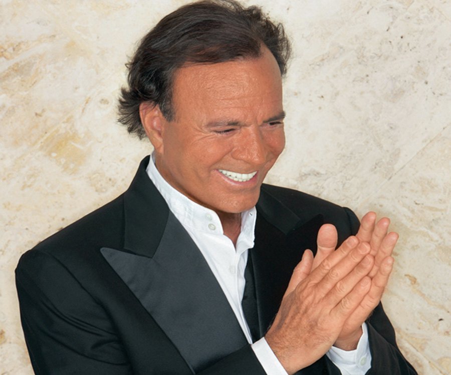  Julio Iglesias cumple ma&ntilde;ana 75 a&ntilde;os bajo la marca imbatida de ser el artista latino de mayor &eacute;xito en todo el mundo