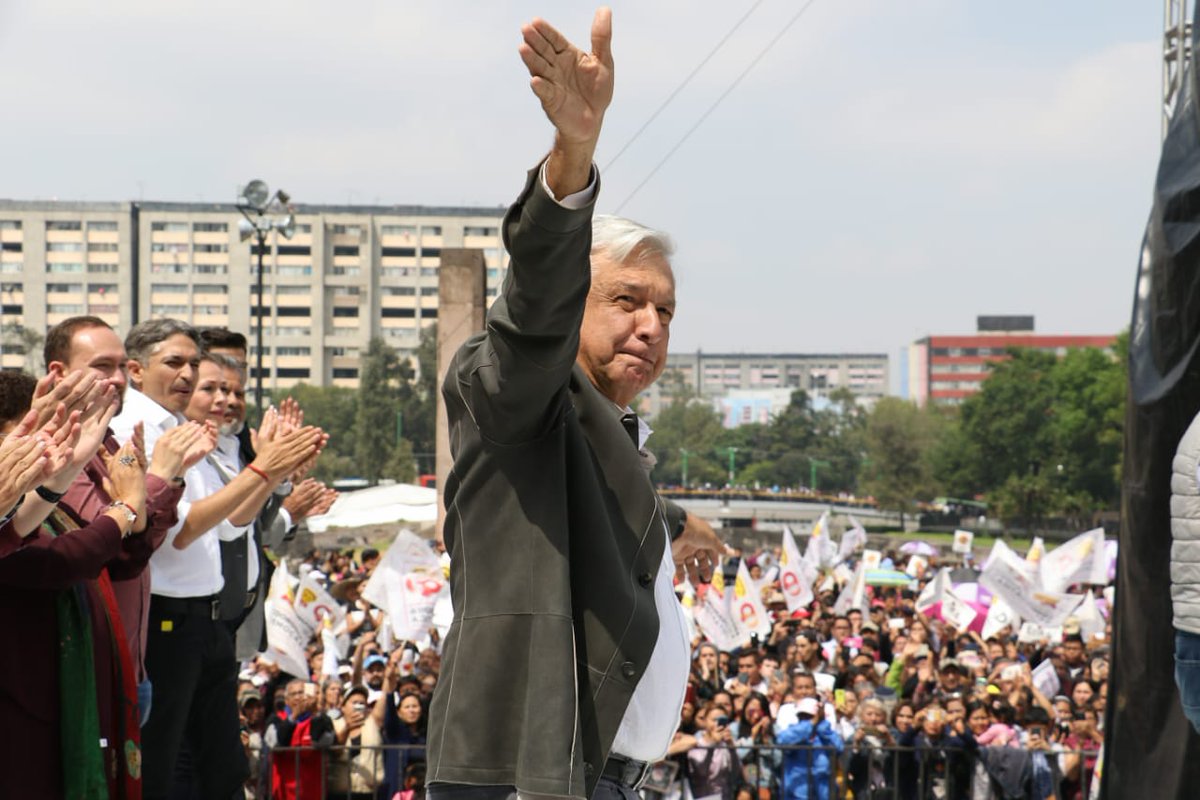Andr&eacute;s Manuel L&oacute;pez Obrador, asegur&oacute; hoy que el Ej&eacute;rcito ser&aacute; reformado para que sea garante de la paz 