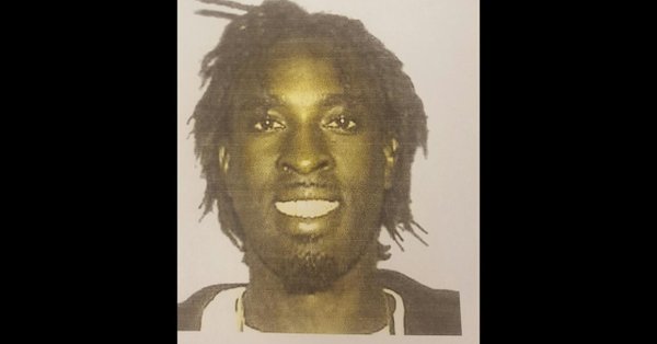 el sospechoso de las dos muertes, identificado como Marquis Aaron Flowers, tambi&eacute;n fue herido en el intercambio de disparos y fue llevado a un hospital cercano.