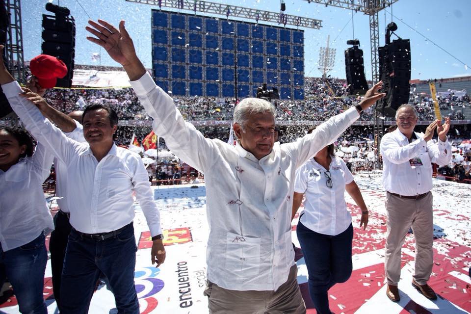 El Tribunal Electoral del Poder Judicial de la Federación (TEPJF) revocó la multa que el órgano electoral impuso a Movimiento Regeneración Nacional (Morena), partido del presidente electo, Andrés Manuel López Obrador