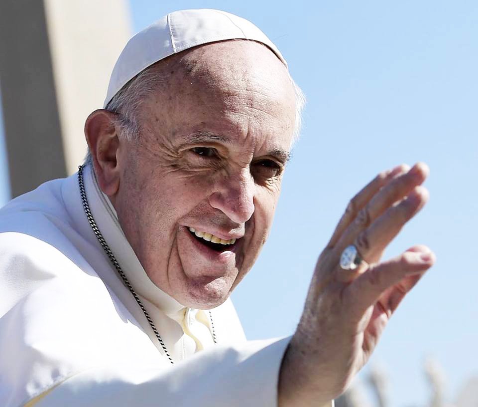El papa Francisco advirtió hoy de que regresan y se difunden sentimientos y actos que parecían superados como el odio, la discriminación y la intolerancia ante las diferencias étnicas
