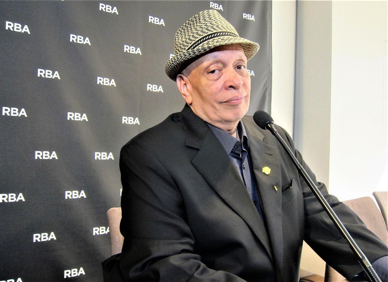  El escritor estadounidense Walter Mosley gan&oacute; hoy el XII Premio RBA de Novela Polic&iacute;aca