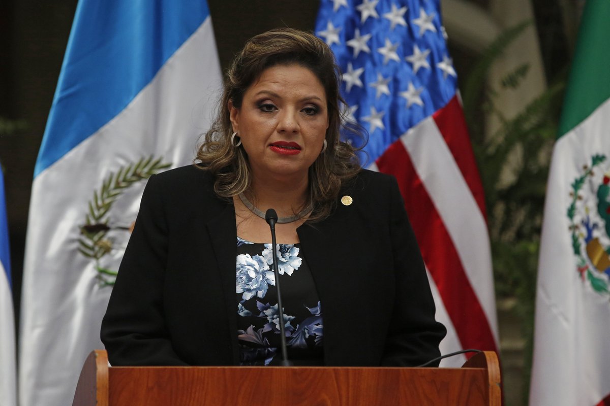 "Es un problema brutal a nivel social. Para nosotros nuestros menores son muy importantes, sobre todo su inter&eacute;s superior. No podemos permitir que se violenten sus derechos humanos", asever&oacute; la canciller.