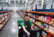 Los salarios repuntaron en agosto en Estados Unidos mientras que el índice de desempleo se mantuvo estable en el 3,9 %, gracias a la creación de 201.000 nuevos puestos de trabajo
