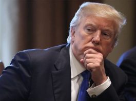 "Lo siento, lo vi, pero me quedé dormido. Creo que es muy bueno, muy bueno para dormir", afirmó Trump en un acto electoral en Fargo