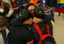 Regresan a Venezuela desde Perú 90 personas en avión enviado por Maduro