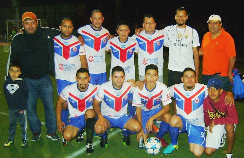 Jugadores y Dirigentes del Corinto F.C., equipo representativo del municipio de Corinto, Departamento de Morazan en El Salvador, intentar&aacute;n este viernes (Octubre 12), conquistar el m&aacute;ximo galardon en la Liga Mexicana Infantil de F&uacute;tbol.&nbsp;(Foto: Buki Chapin)