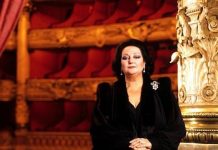 Fallece Montserrat Caballé, Diva Universal En una foto oficial Montserrat posa para el lente de Geoff Wilkinson
