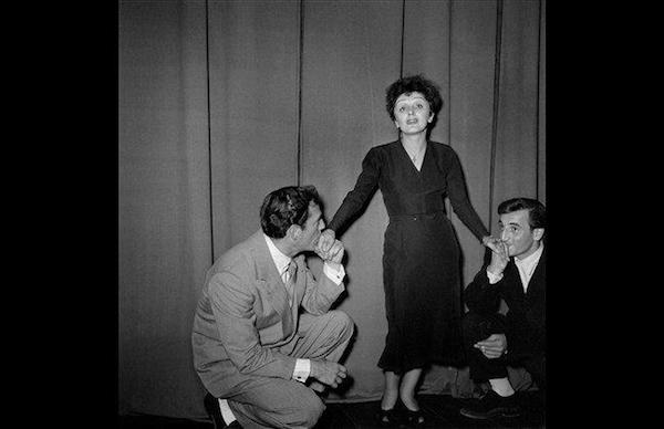 Foto memorable, Eddie Constantine, Edith Piaf y Aznavour, a principio de sus respectivas carreras