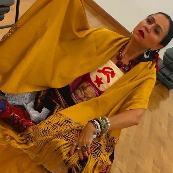 Susan Rybin interpretando a la artista mexicana
