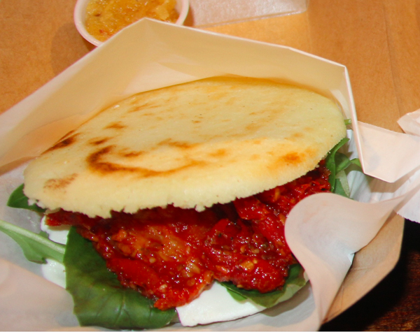Una de las nuevas cocinas que incursionan en el panorama neoyorquino es la venezolana, impulsada por la nueva inmigraci&oacute;n, platos populares como las arepas se encuentran en amplia conquista de los paladares en la Capital del Mundo.