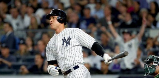 El guardabosques Aaron Judge y el bateador designado Giancarlo Stanton pegaron sendos jonrones para los Yanquis de Nueva York. (Foto de twitter)