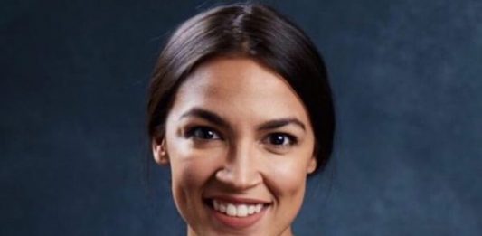 Alexandria Ocasio-Cortez, una joven aspirante progresista al Congreso por Nueva York