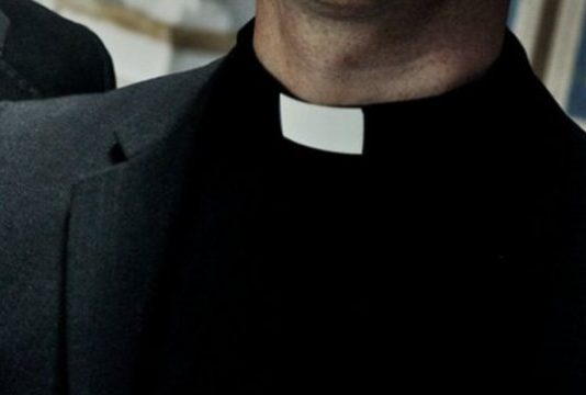 La arquidiócesis de Nueva York negocia el cierre de un pacto millonario por abusos Dos sacerdotes fueron restituidos en sus funciones en Chile después de que las investigaciones que había en su contra por la presunta comisión de abusos sexuales resultaran "no verosímiles". (Foto de twitter)